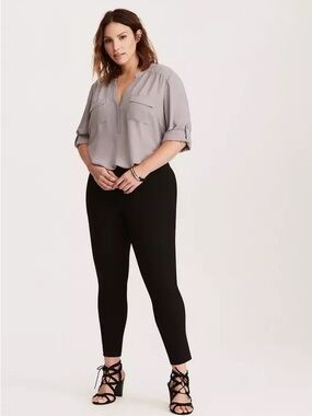 Torrid Black Pull on Pixie Pants Size 3x